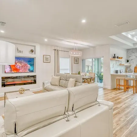 Villa Honeycomb Haven Near Ocean , Golfing , Mineral Springs